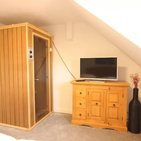 ゲストハウス Kapitaenshaus-lassen-zimmer-rosenhaus